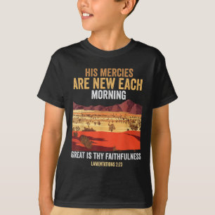 Camiseta Citação Bíblica Suas Misericórdias São Novas Todas