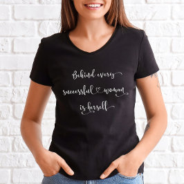 Camiseta Citação de Mulher Bem Sucedida Estilosa em Caligra