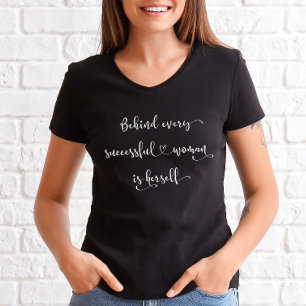 Camiseta Citação de Mulher Bem Sucedida Estilosa em Caligra