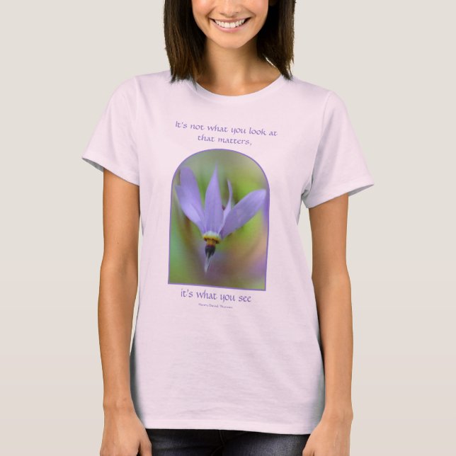 Camiseta Citação de Percepção Flor Roxa Inspiradora (Frente)