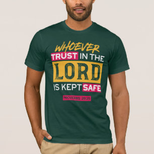 Camiseta Citação Quem Confia no Senhor é Mantido Seguro