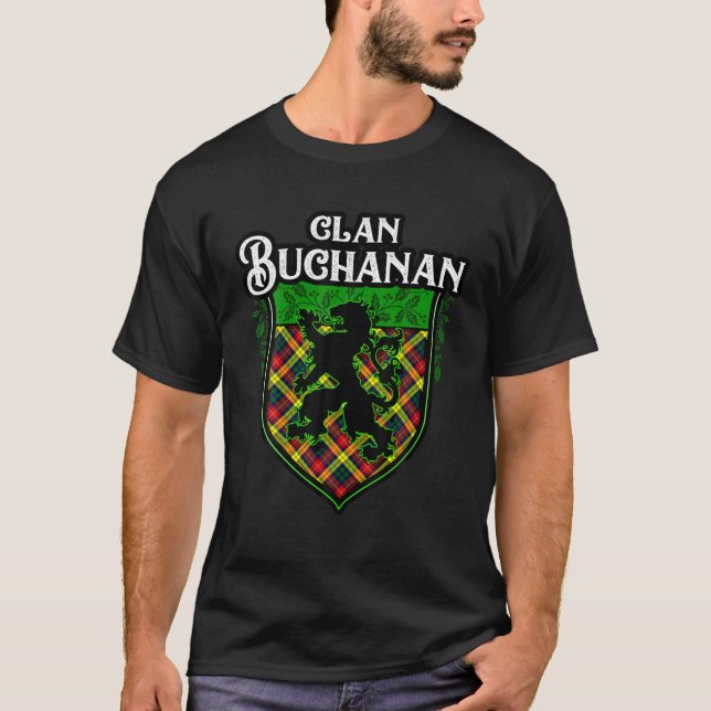 Camiseta Clan Buchanan Surname Scottish Tartan Lion Rampant (Frente)