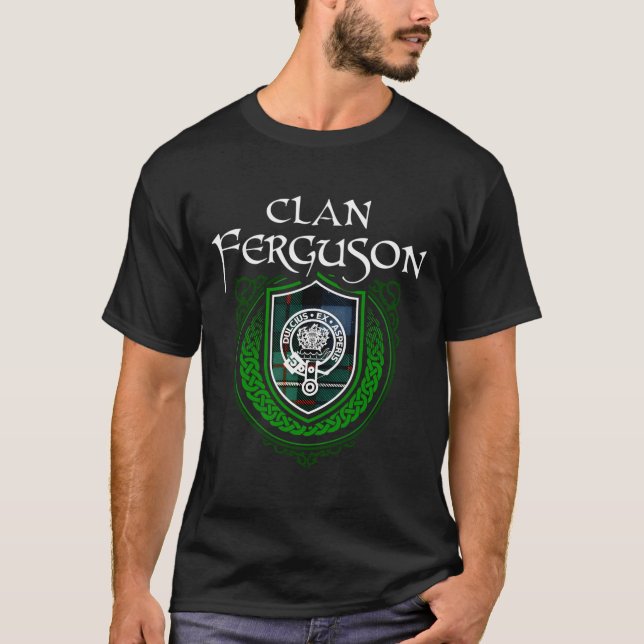 Camiseta Clan Ferguson Surname Scottish Clan Tartan Shield (Frente)