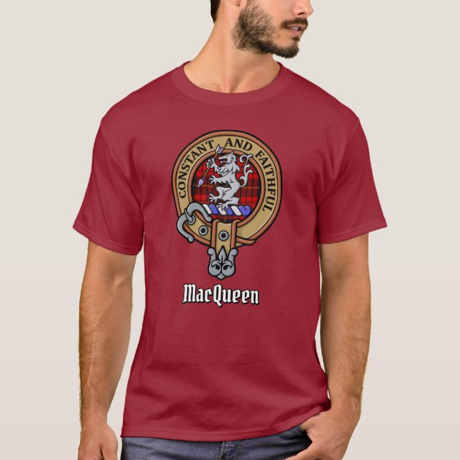 Camiseta Clan MacQueen Crest sobre Tartan (Frente)
