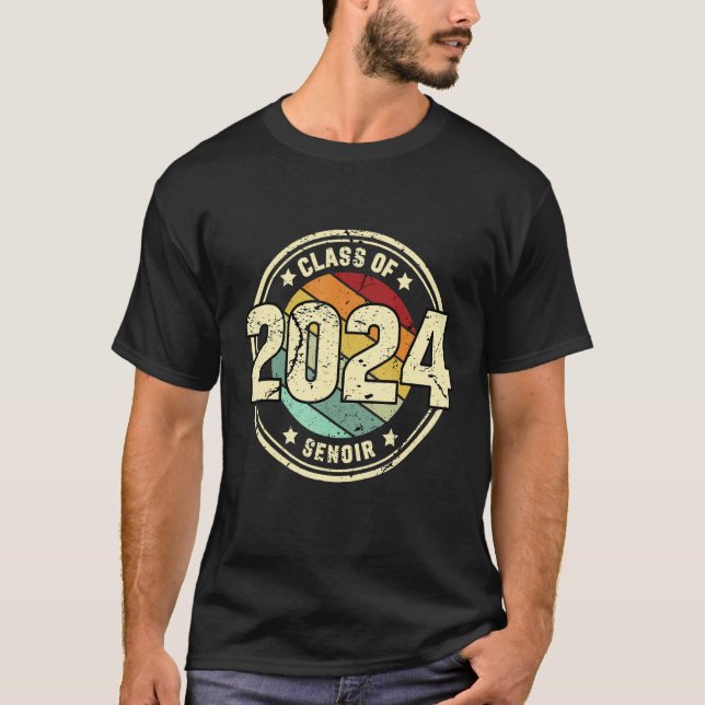 Camiseta Class of 2024 Senior 2024 Graduation or First Day  (Frente)