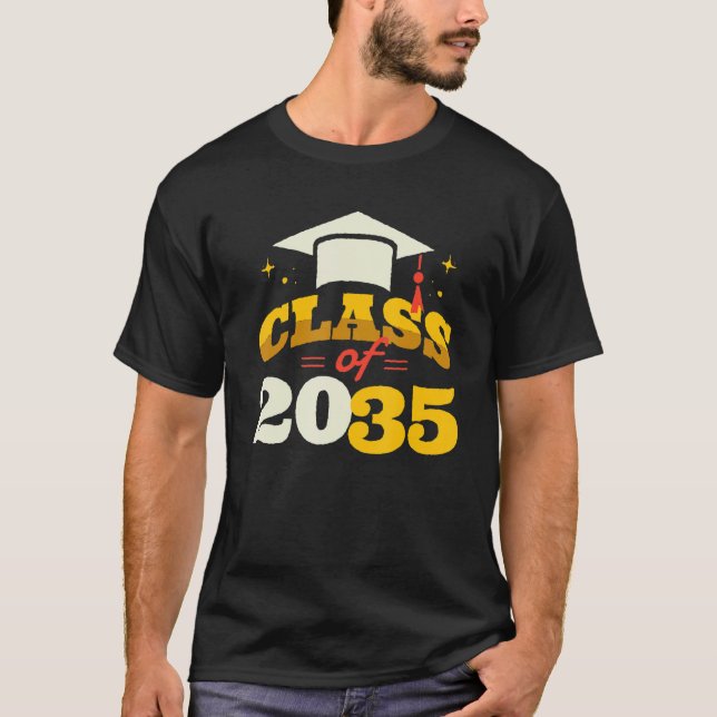 Camiseta Class Of 2035 Kindergarten First Day Grow With Me  (Frente)