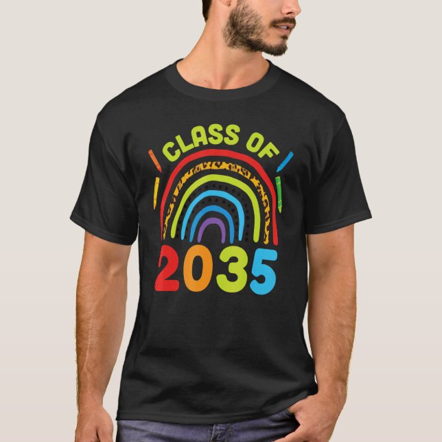 Camiseta Class of 2035 Rainbows Grow  Back to School Grad P (Frente)