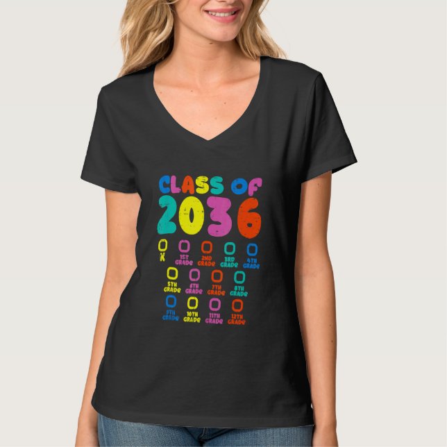 Camiseta Class Of 2036 Grade Pre K Grow With Me Handprint P (Frente)