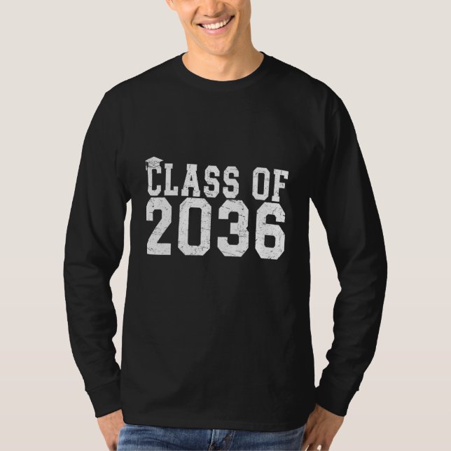 Camiseta Class Of 2036 Grow With Me Graduation First Day Of (Frente)