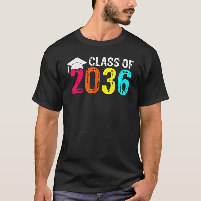 Camiseta Class Of 2036 Grow With Me Kindergarten Pre K Grad (Frente)
