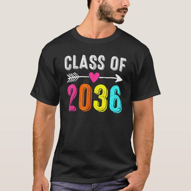 Camiseta Class Of 2036 Kindergarten Pre K Grow With Me Grad (Frente)