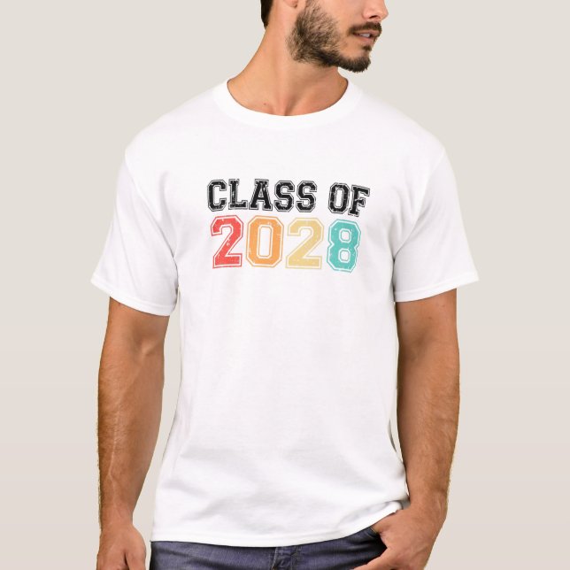 Camiseta Classe De 2028 Cresce Comigo Graduação Retro Vinta (Frente)