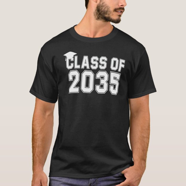 Camiseta Classe de 2035 Cresce Comigo Primeiro Dia de Arma  (Frente)