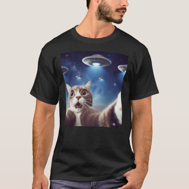 Camiseta Classic Funny Alien Cat UFO (Frente)
