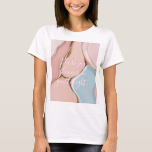 Camiseta clássica com gráfico abstrato elegante