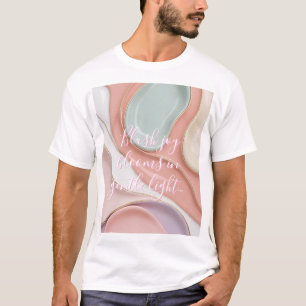 Camiseta clássica com gráfico abstrato elegante