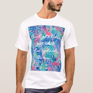 Camiseta clássica com gráfico estiloso