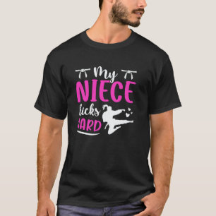 Camiseta Clássica Minha Sobrinha Dá Chutes Duros Tia de Kar