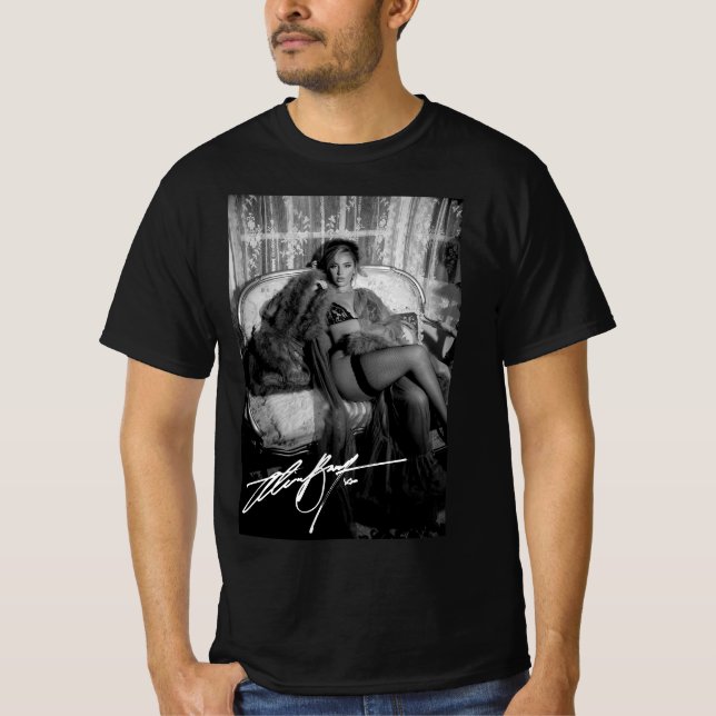 Camiseta Clássico de Alina Baraz (Frente)