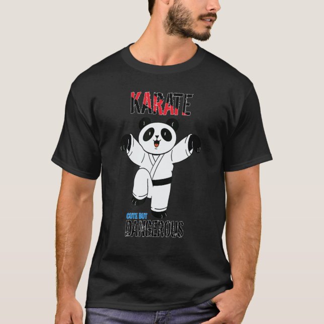 Camiseta Clássico Panda de Karatê Fofo porém Perigoso (Frente)