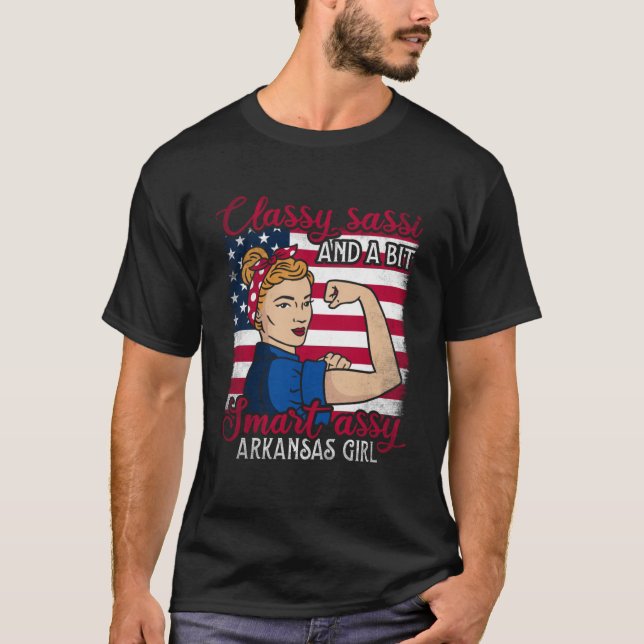 Camiseta Classy Sassi E Um Pouco Inteligente Rapariga Assi  (Frente)