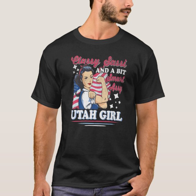 Camiseta Classy Sassi E Um Pouco Inteligente Rapariga De Ut (Frente)