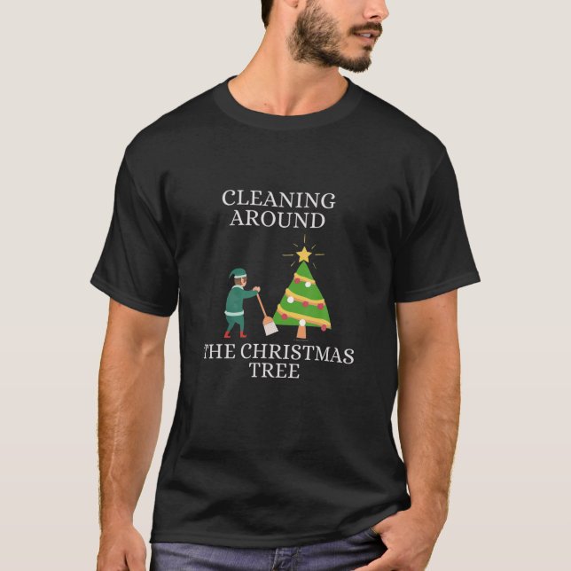 Camiseta Cleaning Around The Christmas Tree Housekeeping Fu (Frente)