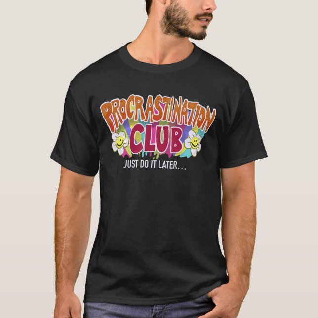 Camiseta Clube Divertido do Retro da Procrastinação Arco-ír (Frente)