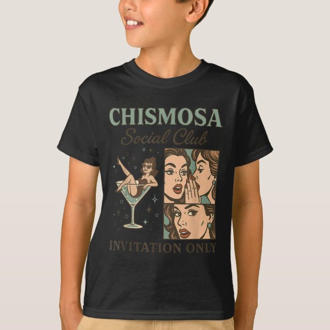 Camiseta Clube Social Chismosa Por Convite Apenas Design (Frente)