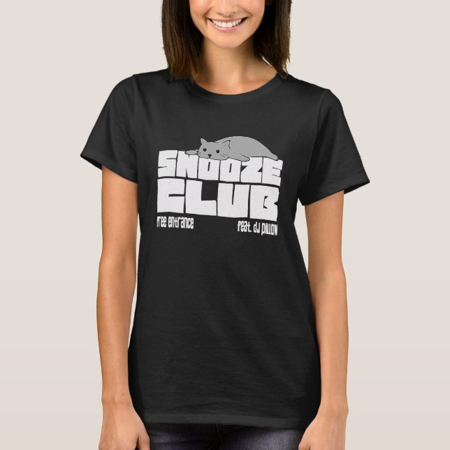 Camiseta Clube Soneca Entrada Grátis Feat DJ Pillow Dormind (Frente)