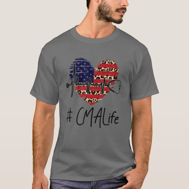 Camiseta CMA Life Heart American Flag Leopard Stethoscope H (Frente)