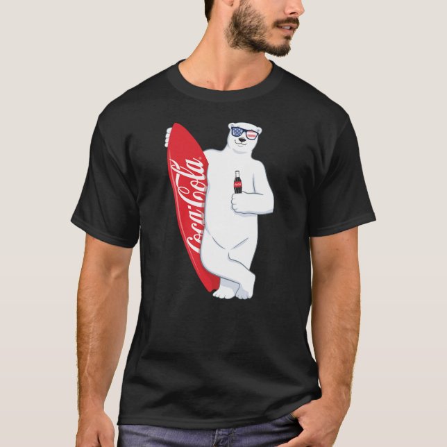 Camiseta Coca-Cola American Flag Polar Bear Surfer (Frente)