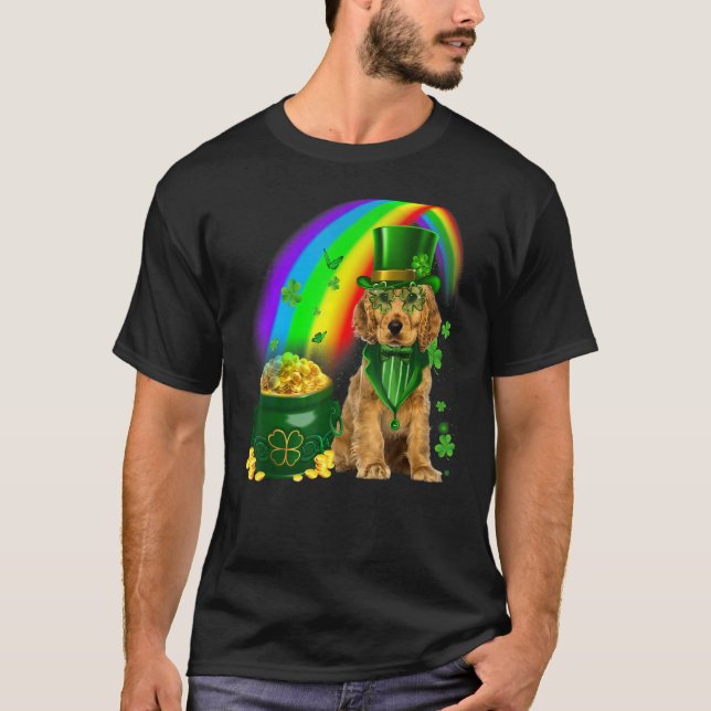 Camiseta Cocker Spaniel Dog Leprechauns Moedas Shamrock Pat (Frente)