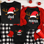 Camiseta Codificação de Revistas Personalizadas de Natal<br><div class="desc">Elevem o estilo festivo da sua família com as nossas T-Shirts de Natal da Família de Santa Hat, que trazem uma mistura de conforto e alegria de férias para as vossas comemorações. Estas camisetas combinam chapéus de Papai Noel divertidos e podem ser personalizados com o nome de cada membro da...</div>