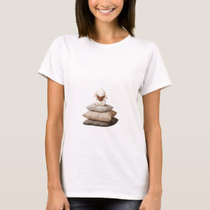 Camiseta Coelhinho Adorável Lendo em uma Pilha de Travessei