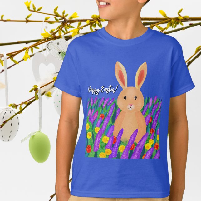 Camiseta Coelhinho de Páscoa bonito nas flores (Criador carregado)