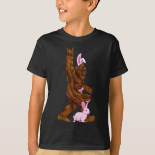 Camiseta Coelho bigfoot da Páscoa em uma cesta é engraçado