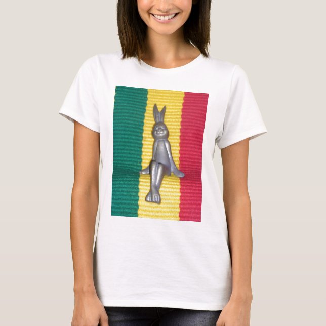 Camiseta Coelho - Coelho em Cores Rasta: Um Toque de Groovy (Frente)