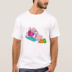 Camiseta Coelho com Cenoura em Yoga em Tapete de Yoga