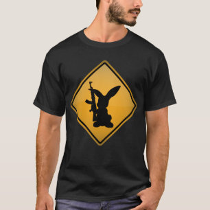 Camiseta Coelho com sinal de aviso da arma