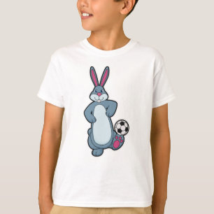 Camiseta Coelho como jogador de futebol com bola de futebol
