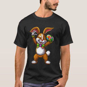 Camiseta Coelho de Páscoa de desenho animado alegre com ovo
