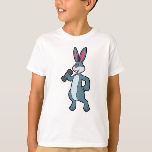 Camiseta Coelho em Fortalecimento com Dumbbell