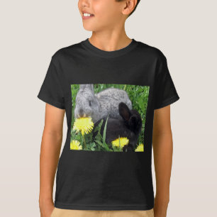 CAMISETA COELHOS CUTÂNEOS BUNNIES DANDELION GRASS NATUREZA