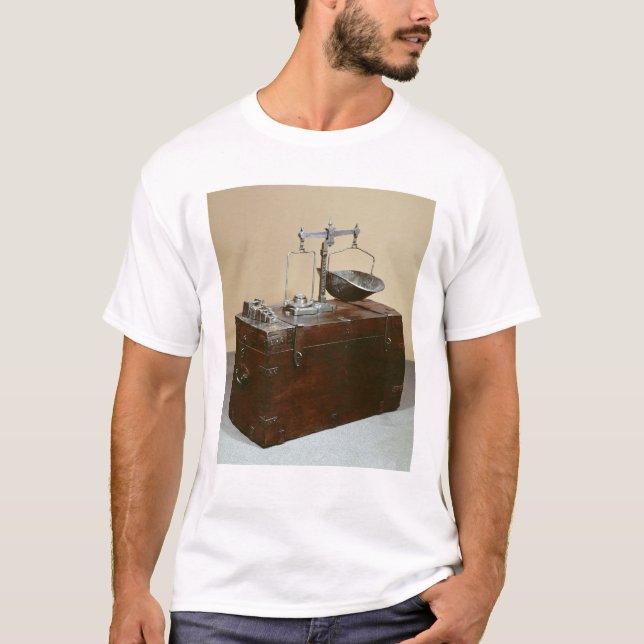 Camiseta Cofre e escalas (Frente)