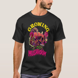 Camiseta Cogumelos em crescimento Gótico do crânio Morel Mu
