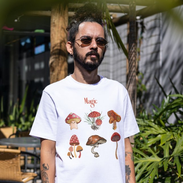 Camiseta Cogumelos mágicos yoga meditação acampando fungos  (Criador carregado)