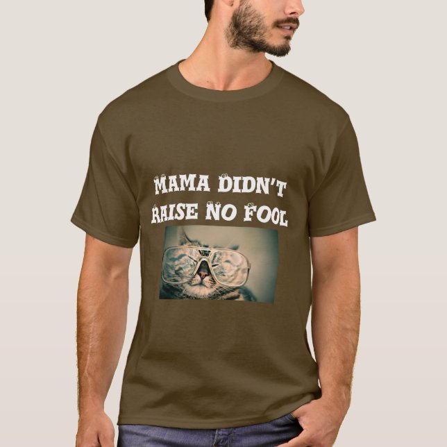 Camiseta Coisa engraçada que a mamãe não levantou no topo d (Frente)