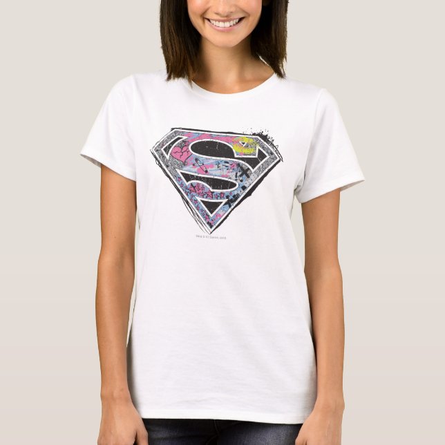 Camiseta Colagem de logotipos da Supergirl (Frente)