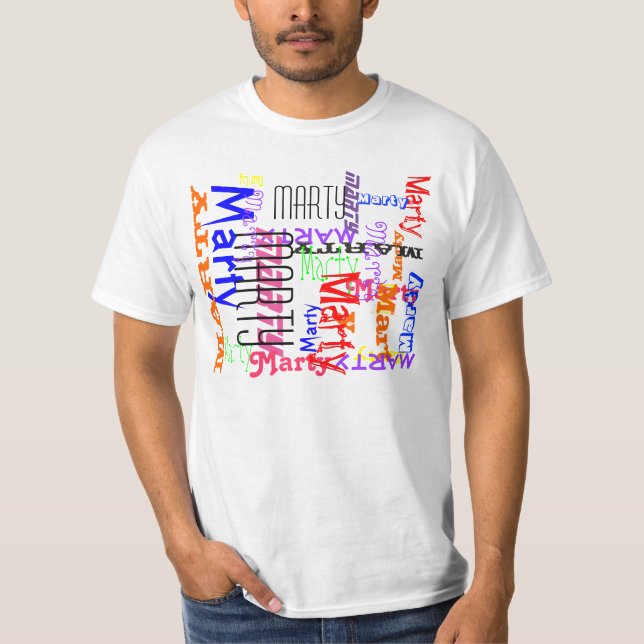 Camiseta Colagem de Nomes Repetitivos Capriciosos (Frente)